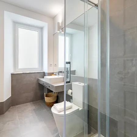 Your Dream Stay: Modern Amenities, Historic Charm *