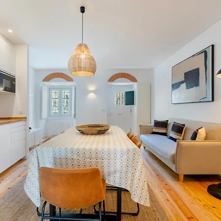 Your Dream Stay: Modern Amenities, Historic Charm *