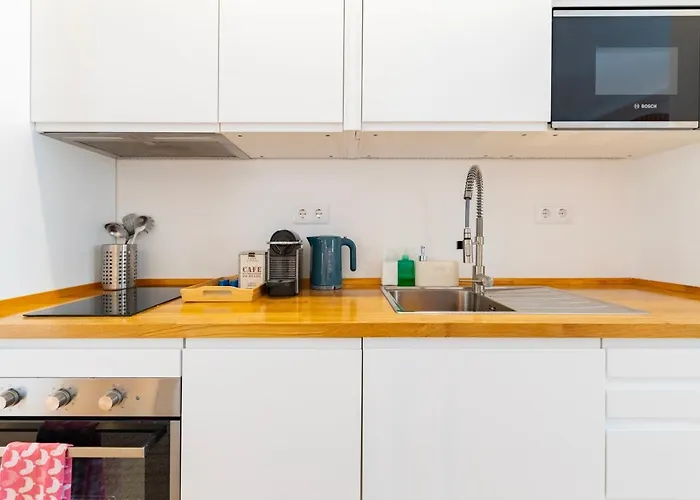 Your Dream Stay: Modern Amenities, Historic Charm Διαμέρισμα *